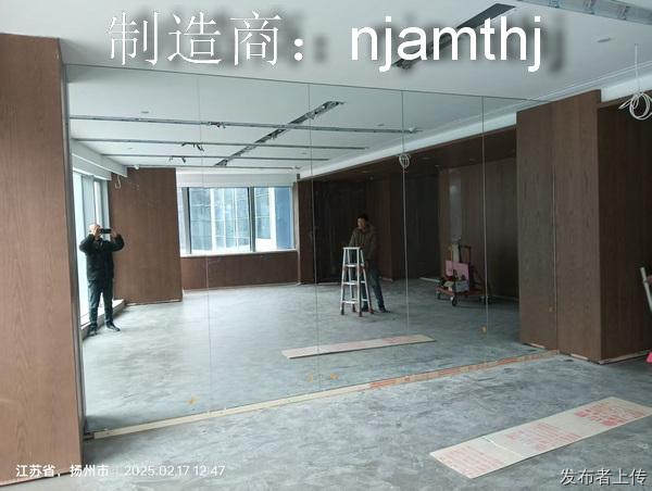 吾悦广场健身房镜子安装